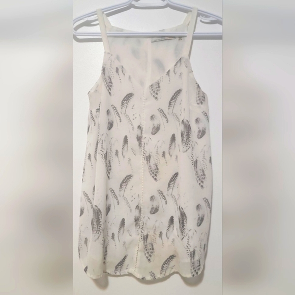 Dex Sleeveless Blouse - Picture 2 of 6